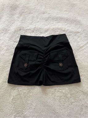 Cargo scrunch workout shorts